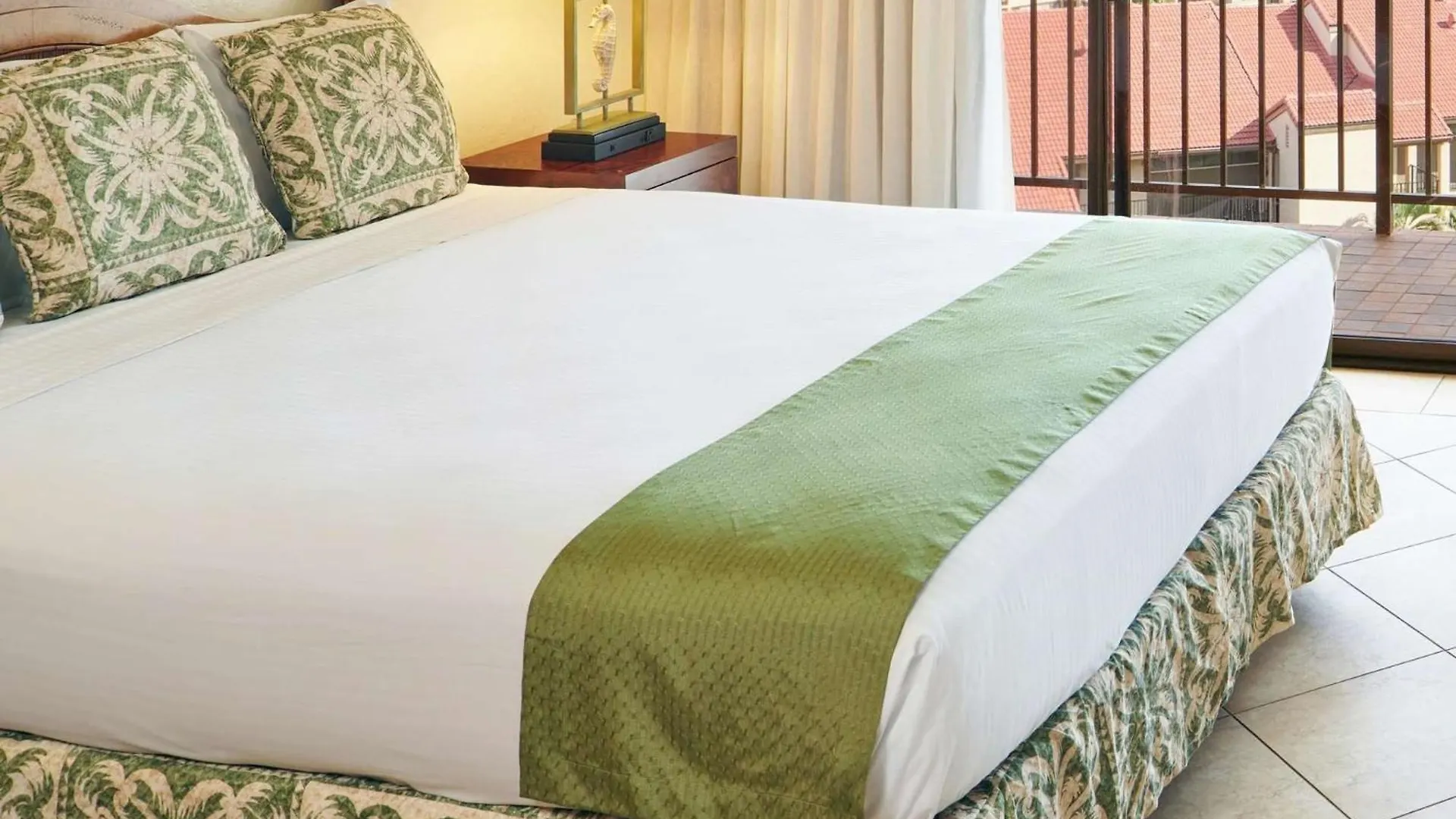 Aston Kaanapali Shores Lahaina 4*,